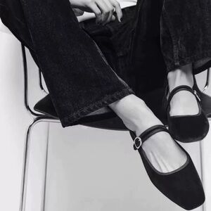 Zara velvet black Mary Jane sz 40 $59 EUC